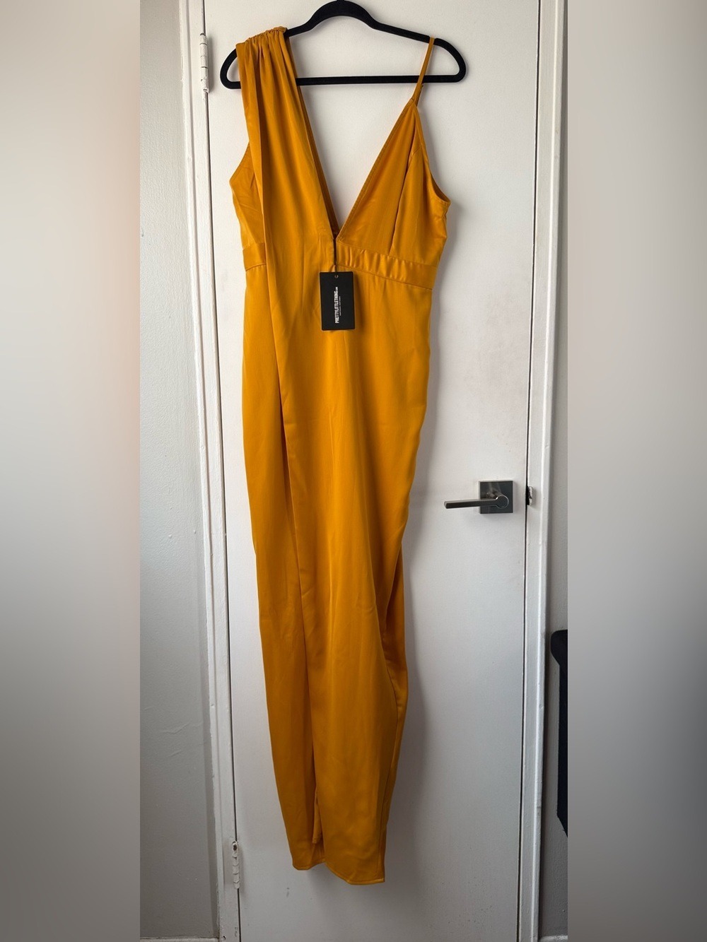 NWT PrettyLittleThing Mustard Asymmetric Draped Maxi Dress US 10 - Picture 2 of 9